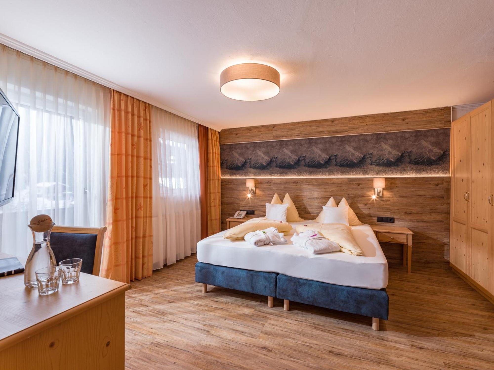 Hotel Glockenstuhl แกร์ลอส ภายนอก รูปภาพ