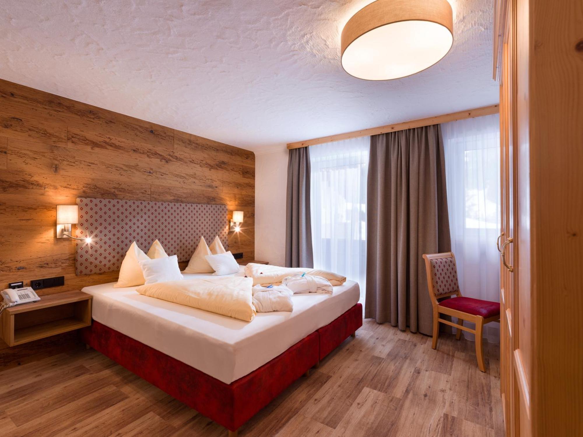 Hotel Glockenstuhl แกร์ลอส ภายนอก รูปภาพ