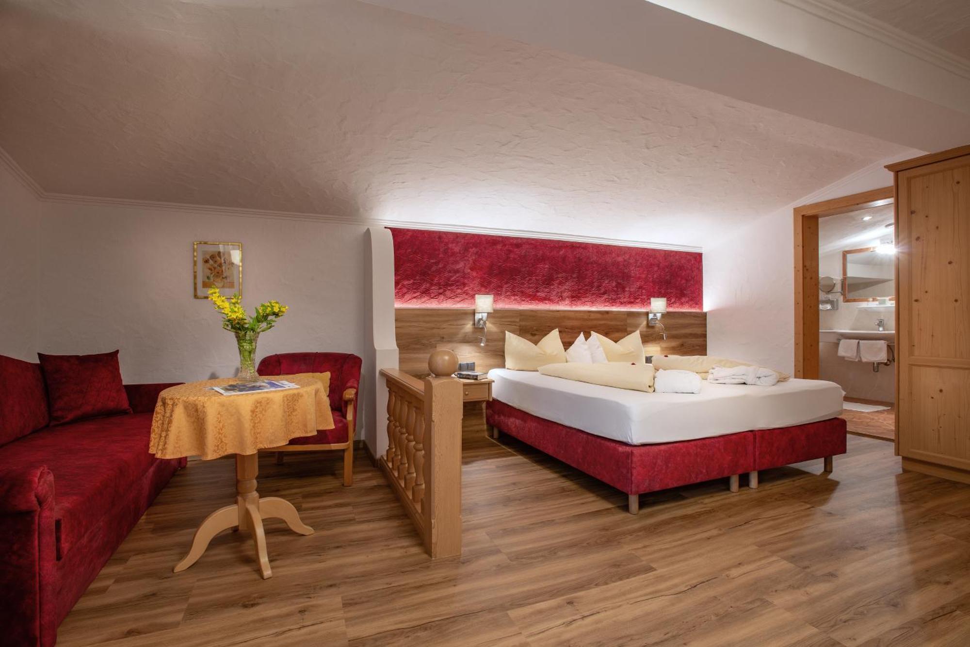 Hotel Glockenstuhl แกร์ลอส ภายนอก รูปภาพ