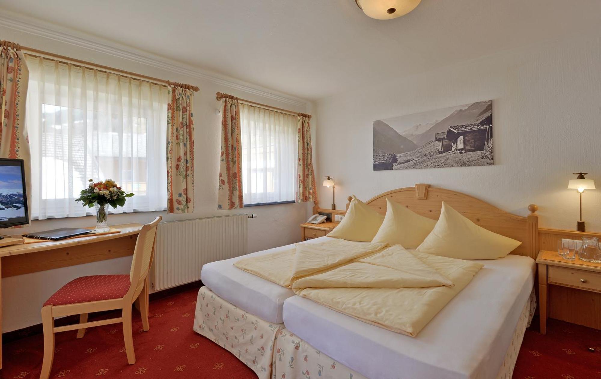 Hotel Glockenstuhl แกร์ลอส ภายนอก รูปภาพ